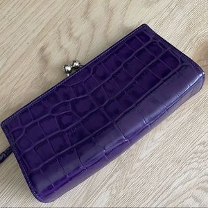 Burberry clutch